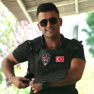 Yakışıklı Güvenlik